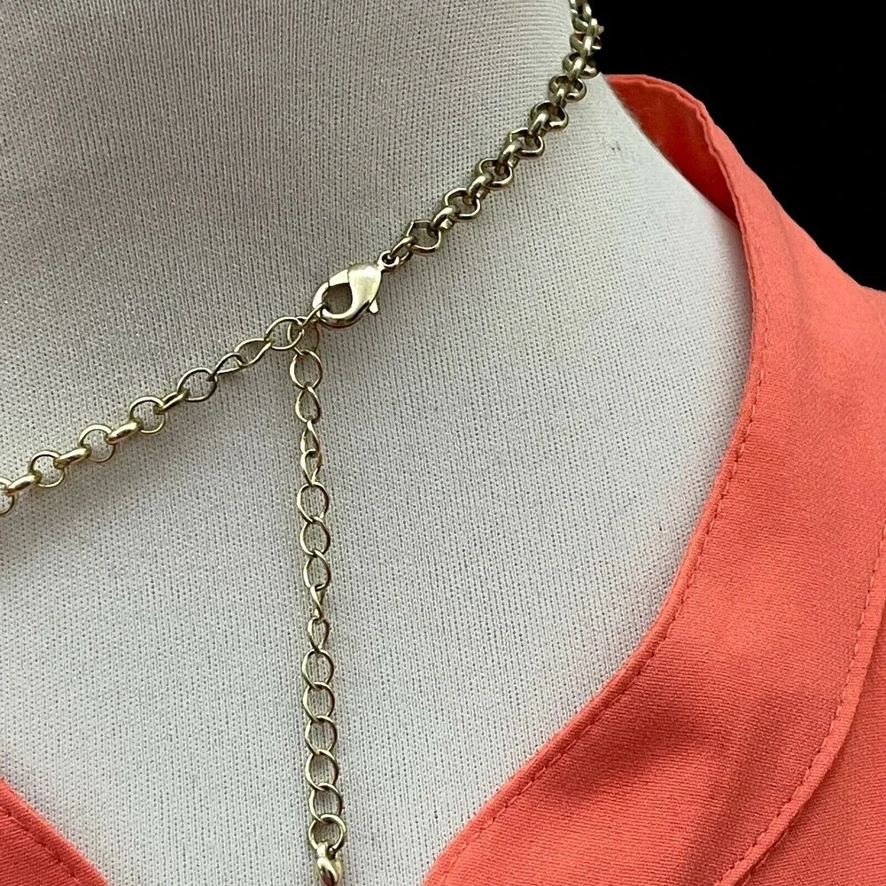 Unbranded gold tone